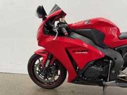 2015 Honda CBR1000RR (FIREBLADE) Red