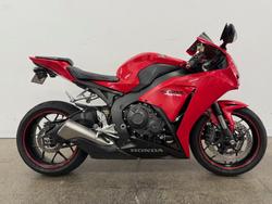 Honda CBR1000RR (fireblade)