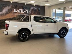 2023 Nissan Navara ST-X