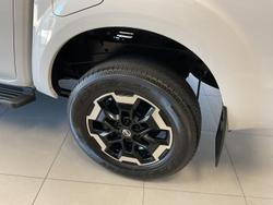 2023 Nissan Navara ST-X
