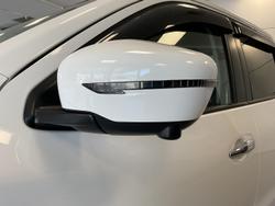 2023 Nissan Navara ST-X