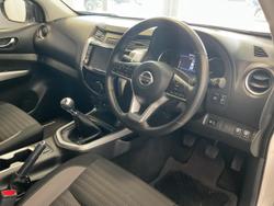 2023 Nissan Navara ST-X