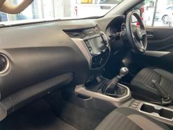 2023 Nissan Navara ST-X