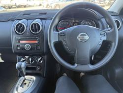 2011 Nissan
Dualis ST