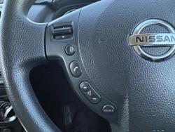 2011 Nissan
Dualis ST