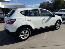 2011 Nissan
Dualis ST