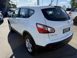 2011 Nissan
Dualis ST