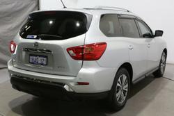 2019 Nissan Pathfinder ST-L