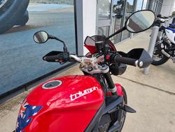 2012 Triumph STREET TRIPLE R Red