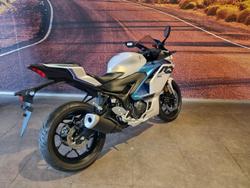 2025 Yamaha YZF-R3 R3 White