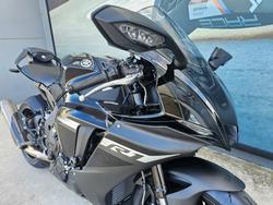2024 Yamaha YZF-R1 Black