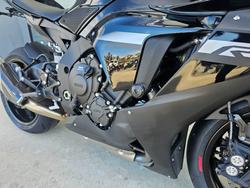 2024 Yamaha YZF-R1 Black