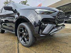 2025 Isuzu MU-X X-TERRAIN