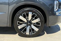 2025 Mitsubishi Outlander Exceed Tourer