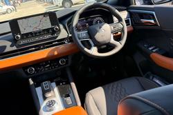 2025 Mitsubishi Outlander PHEV Exceed Tourer