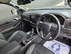 2025 Isuzu MU-X X-TERRAIN