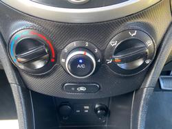 2014 Hyundai Accent Active