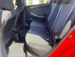 2014 Hyundai Accent Active