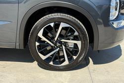 2025 Mitsubishi Outlander PHEV Exceed