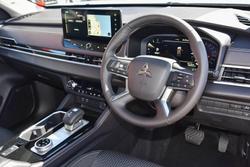 2025 Mitsubishi Outlander LS