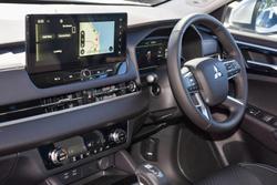 2025 Mitsubishi Outlander LS