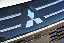 2025 Mitsubishi Outlander LS