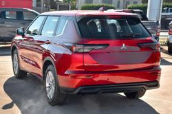 2025 Mitsubishi Outlander ES