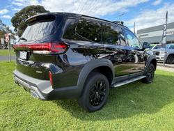 2025 LDV
D90 Executive