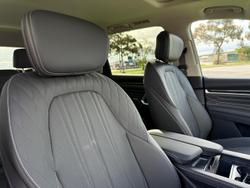 2025 LDV
D90 Executive