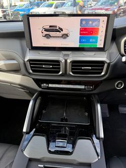 2025 LDV D90 Executive