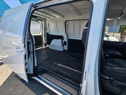 2021 HYUNDAI STARIA US4.V1 STARIA LOAD 2S 2.2D LIFTBACK AUTO CREAMY WHITE