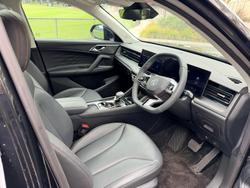 2025 MG HS Essence AS33 MY25 Black Pearl