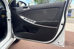 2014 Hyundai Accent Active