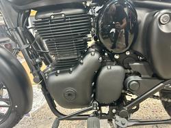 2025 Royal Enfield CLASSIC 350 DARK STEALTH BLACK