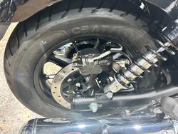 2025 Royal Enfield SUPER METEOR 650 Interstellar Green