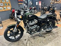 2025 Royal Enfield SUPER METEOR 650 Interstellar Green