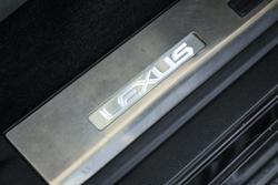 2017 Lexus
                LX 570