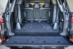 2017 Lexus
                LX 570