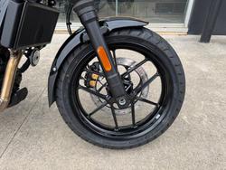 2025 Royal Enfield (see Also Enfiel GUERILLA 450