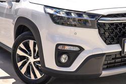 2024 Suzuki S-Cross ALLGRIP Prestige