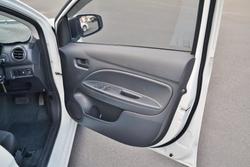 2016 Mitsubishi Mirage ES