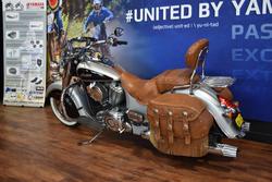 2016 Indian CHIEF CLASSIC Chrome / Silver