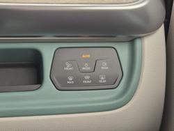 2024 Volkswagen ID. Buzz Pro BEV560