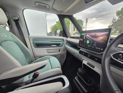 2024 Volkswagen ID. Buzz Pro BEV560