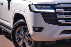 2024 Toyota Landcruiser VX FJA300R 4X4 Dual Range Glacier White