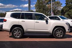 2024 Toyota Landcruiser VX