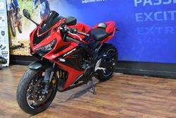 2023 Honda CBR650R Red
