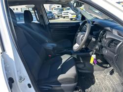 2021 TOYOTA HILUX WORKMATE (4x2)
