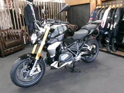 2024 BMW Motorrad R 1250 R TRIPLE BLACK BLACK STORM METALLIC