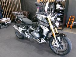 2024 BMW Motorrad R 1250 R TRIPLE BLACK BLACK STORM METALLIC